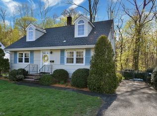 689 Newcomb Rd, Ridgewood, NJ 07450