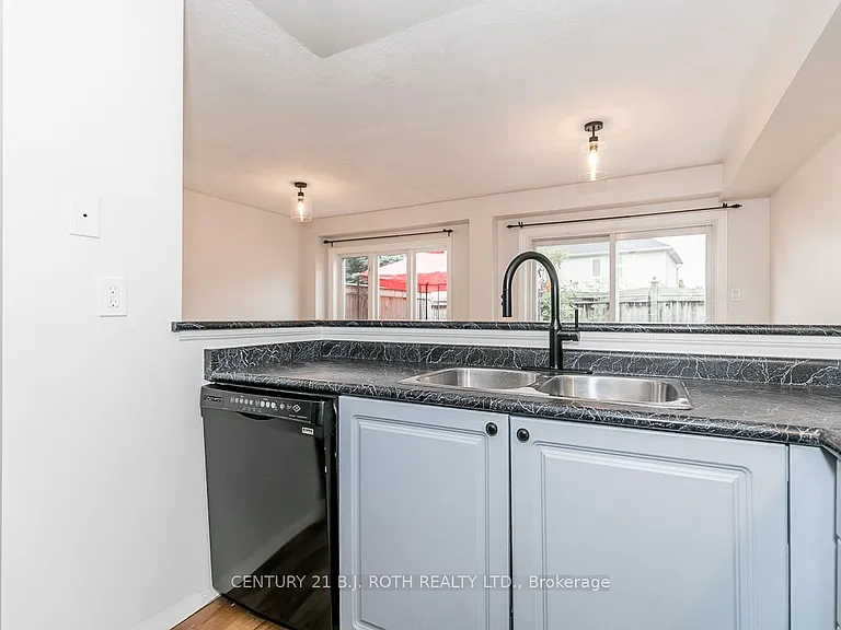 430 Mapleview Dr E #18 — Photo 18