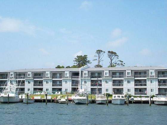 1st image of 118 Lake Ave APT 305