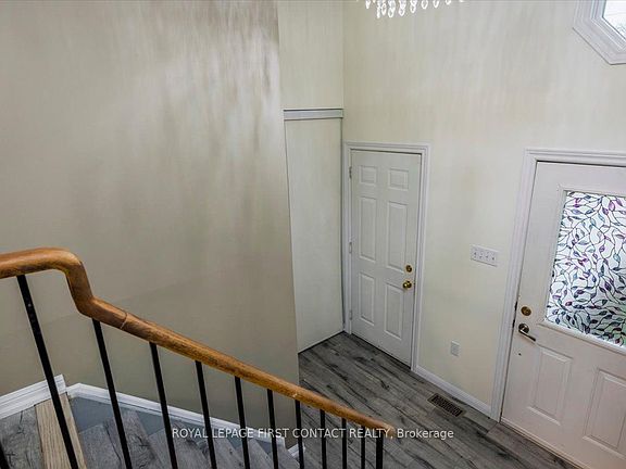 3rd image of 1078 Balsam Rd