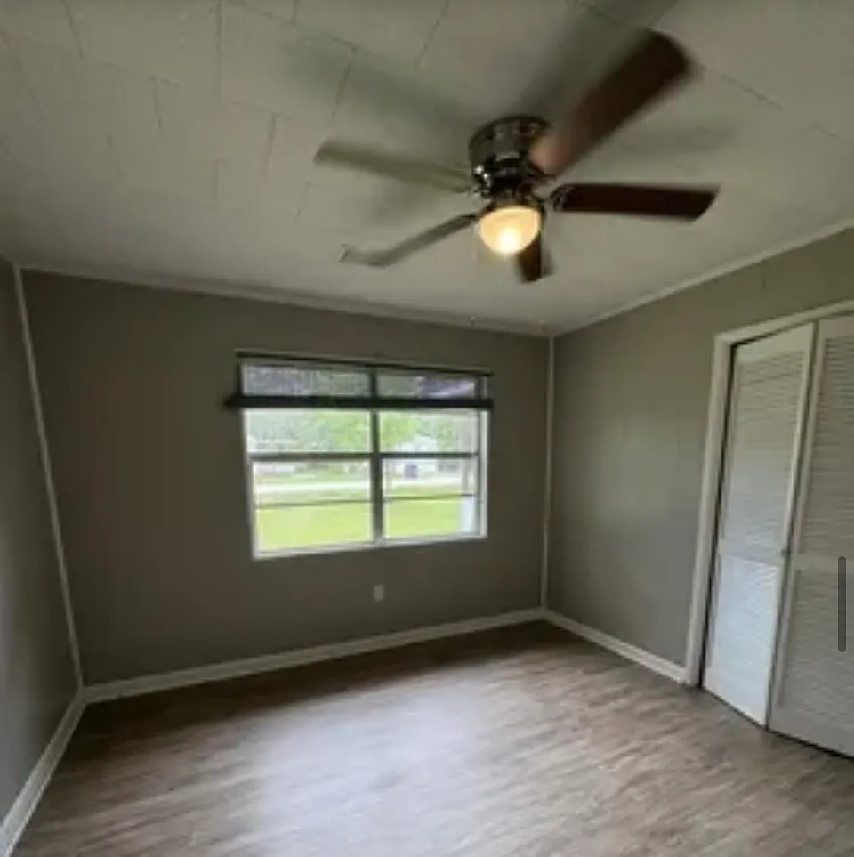 3 bed, 1025 sqft, $1,950 — Photo 3