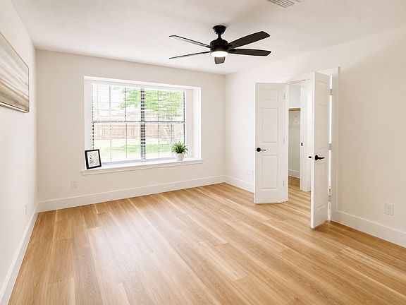 5th image of 7806 Creek View Dr
