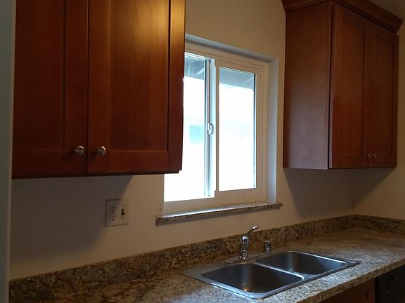 2nd image of 346 College Ave APT D