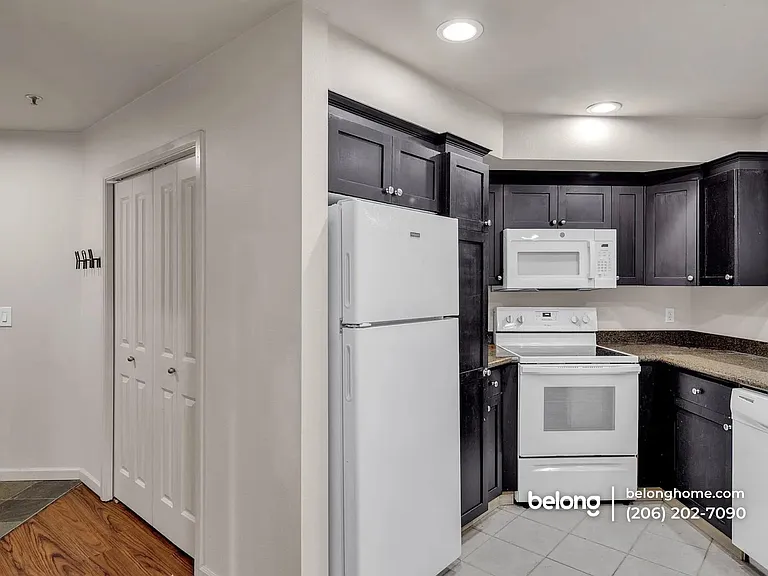 611 Highland Dr #203 — Photo 9