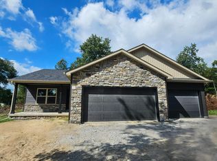 228 E Pine St, Wheatfield, IN