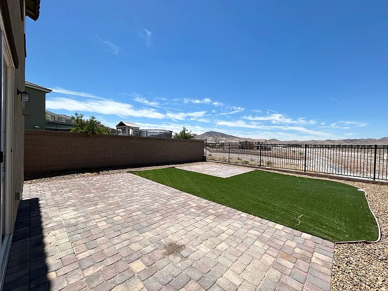 3553 Moneghetti Pl — Photo 24