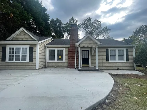 405 Mountain St NE Photo 1