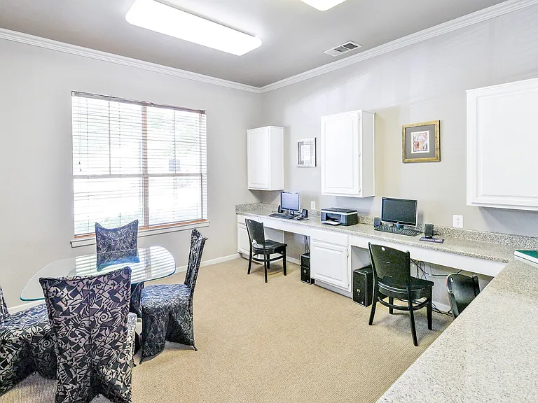 Greyson's Gate Apartments — Photo 6