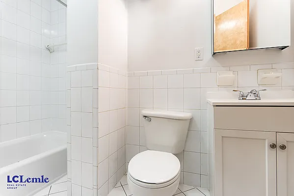 Rented by LC Lemle Real Estate Group | media 20