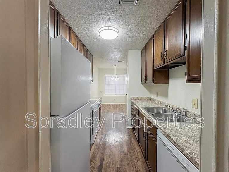 505B Phoenix Rd — Photo 3