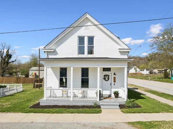 210 John St, Higginsport, OH 45131