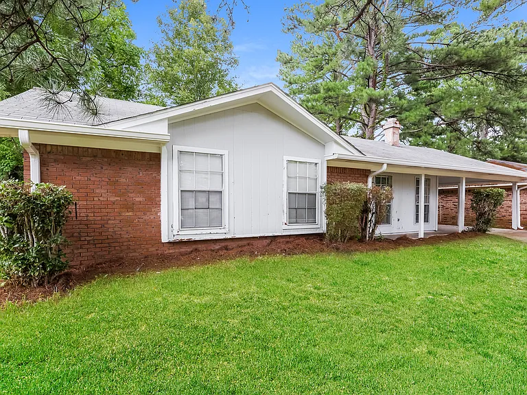 4946 Hanging Oak Dr — Photo 2