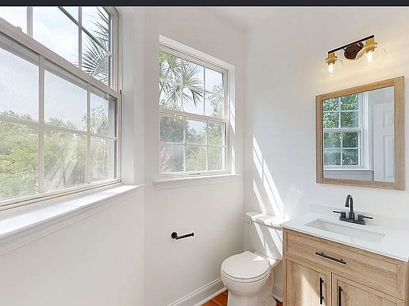 4th image of 4616 Palm View Cir