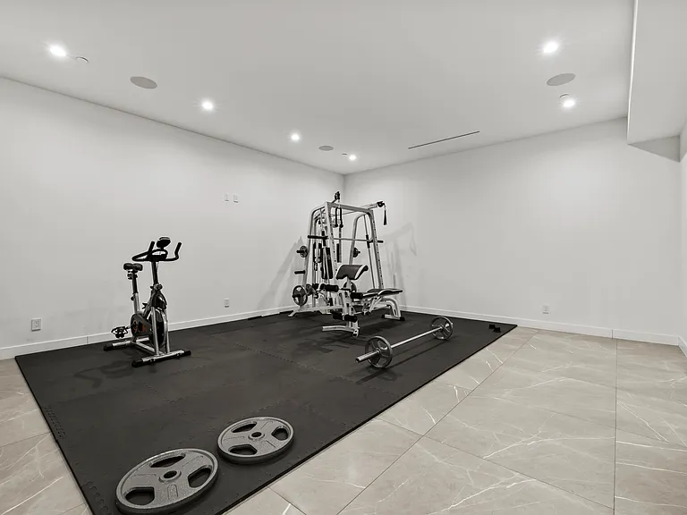 12125 W Sunset Blvd — Photo 19