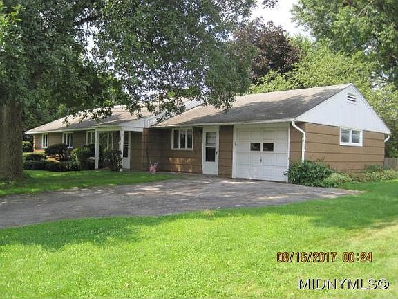 2nd image of 204 Hillside Dr