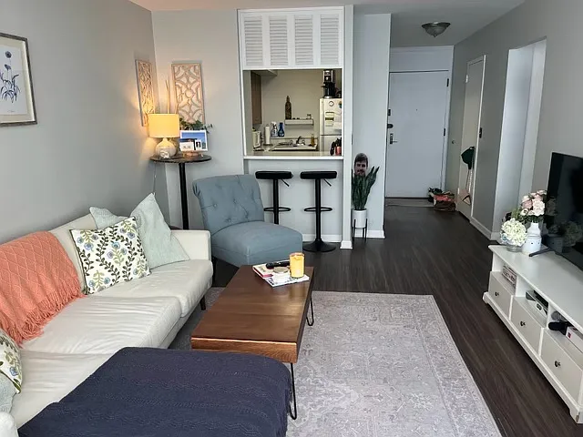 2800 N Lakeshore Dr #3511 — Photo 13