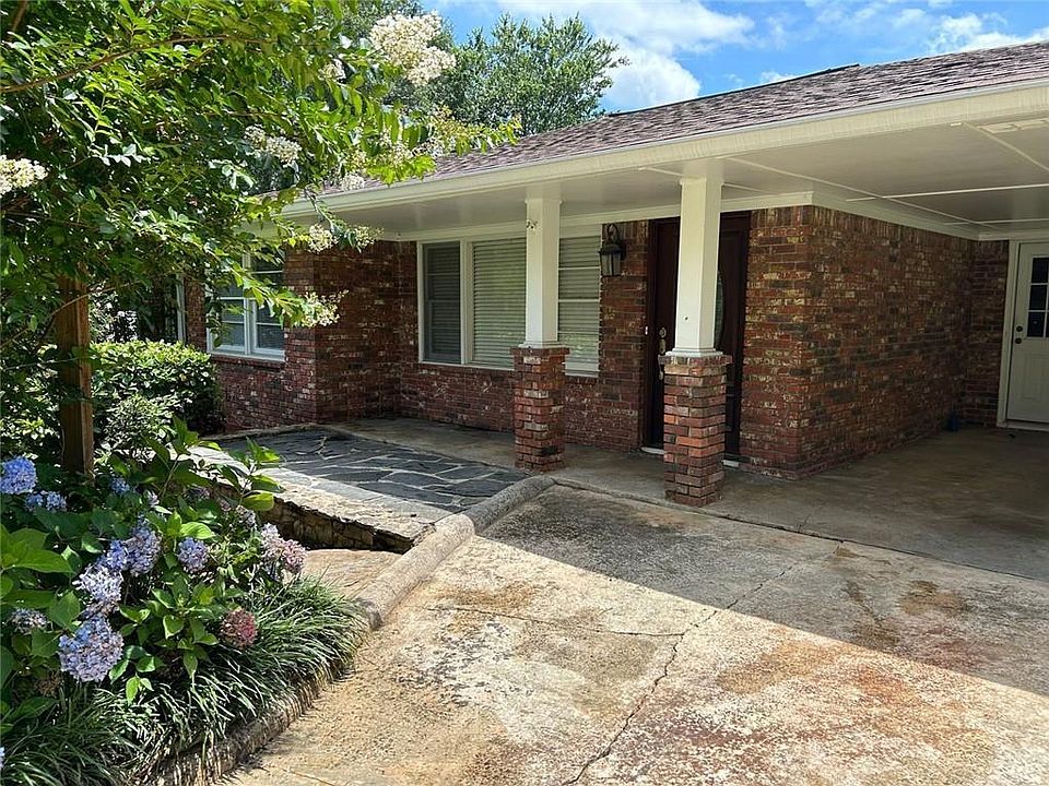 1st image of 2711 Fairlane Dr