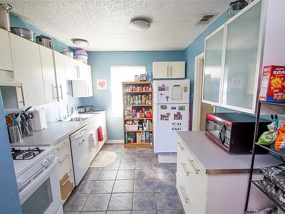 4th image of 612 Pershing Dr