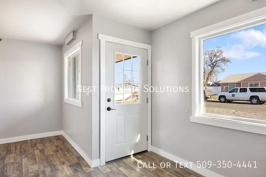 Recently Remodeled 2-Bedroom Home with Huge Bonus Room, & Fenced Yard! — Photo 4
