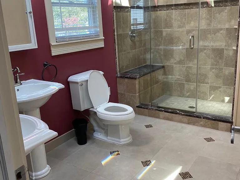 327 Roosevelt Ave — Photo 11