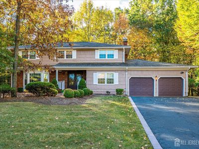 8 Woodmere Rd, North Brunswick, NJ, 08902