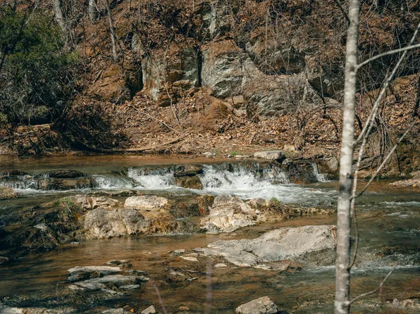 797 Elliott Creek Rd, Christiansburg, VA 24073