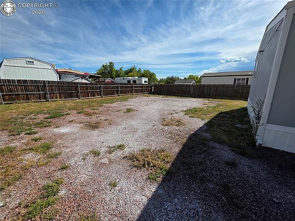 4th image of 802 Robbie Ln