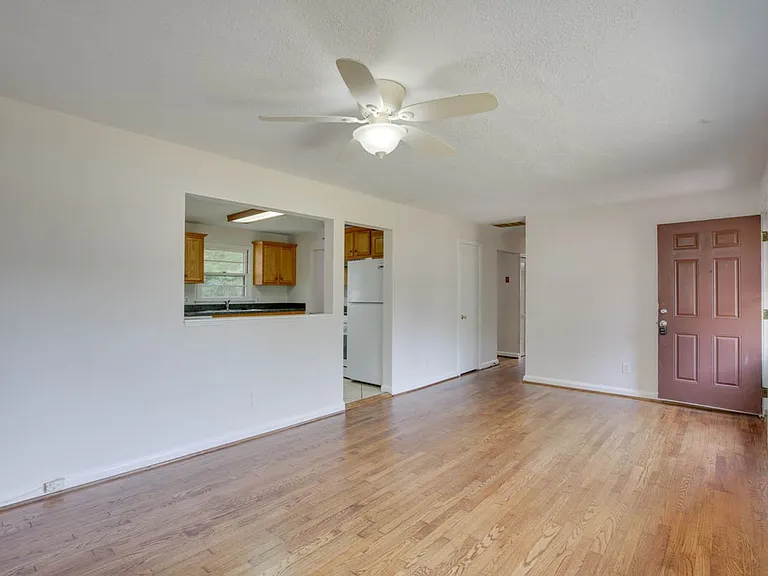 106 Woodhaven Rd — Photo 7