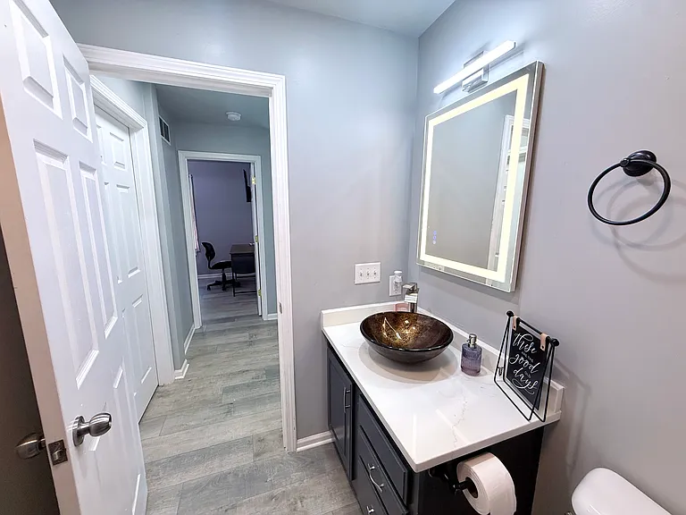 2244 W Taft St — Photo 10