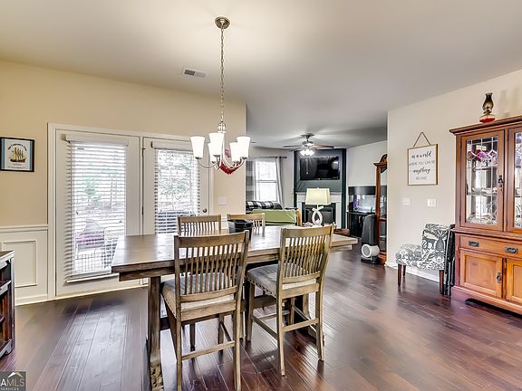 5th image of 523 Carleton Pl