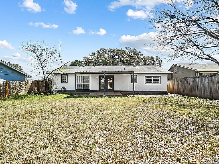 3815 Pipers Crst — Photo 14