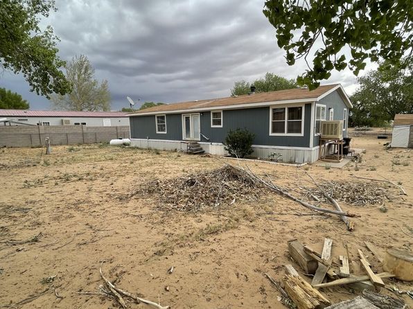 14 Hilda Ln, Los Lunas, NM 87031
