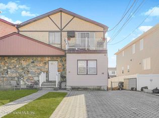16 Mill Rd, Staten Island, NY 10306
