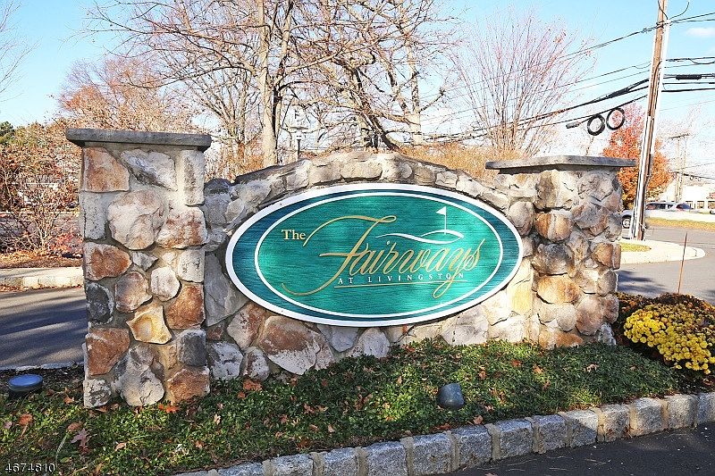1st image of 19 Winged Foot Dr