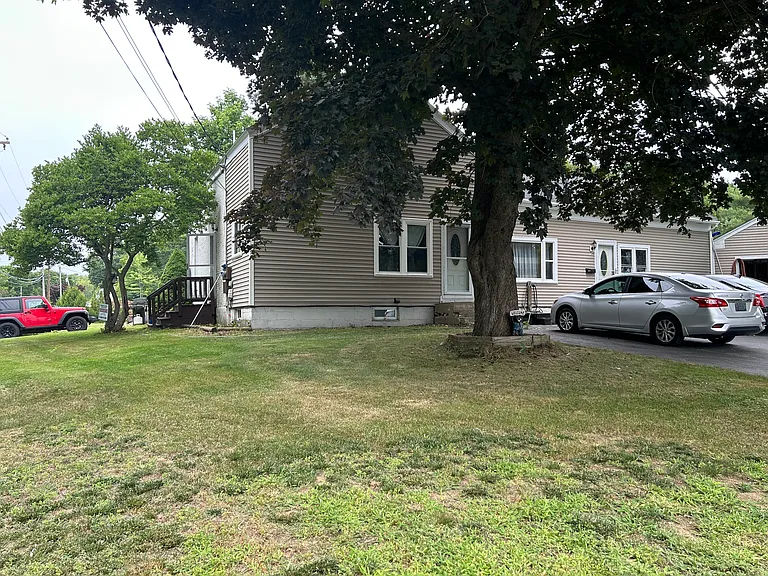 19 Frost Hill Ave #A — Photo 2