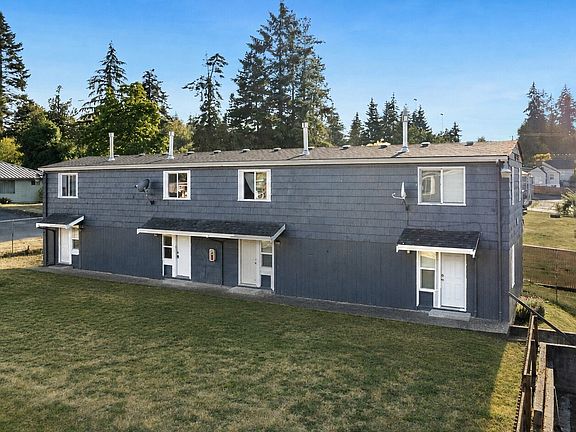 4th image of 2821 2831 NE Center Street #1-8