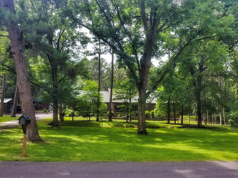 1st image of 304 Barborek Ln