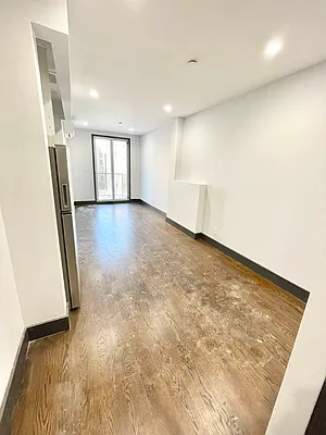 Rented by Delmark Realty LLC | media 24