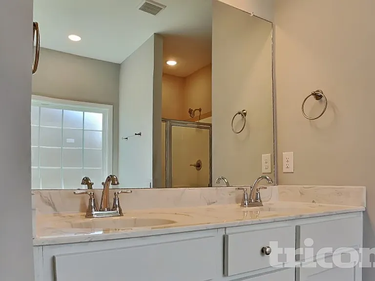 1022 Cyril Dr — Photo 9