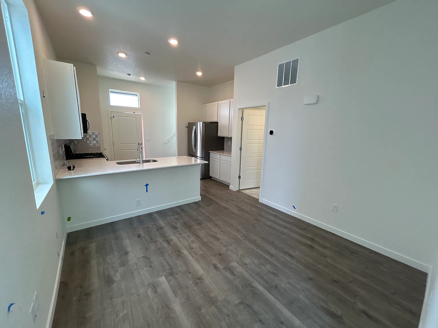 3 bed, 2.5 bath, 1663 sqft, $2,600 — Photo 2