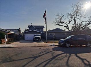 145 W Wrenwood Ln, Fresno, CA 93704