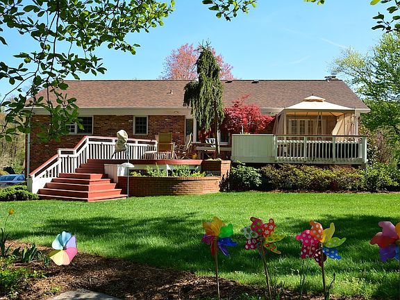 2nd image of 8954 Colesbury Pl
