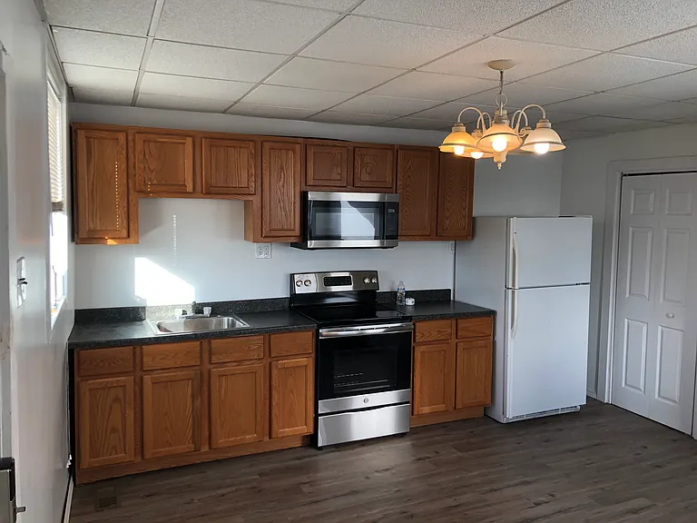 1337 Hughes Pl — Photo 6