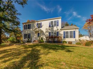 44 Wheeler Rd, Kendall Park, NJ 08824