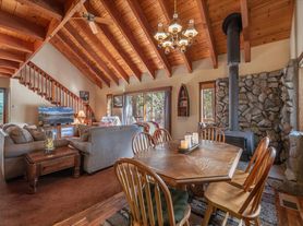 12404 Schussing Way, Truckee, CA