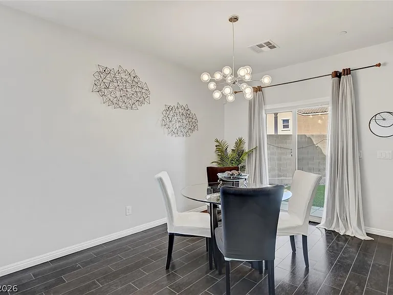 48 Jasmine Point St — Photo 16