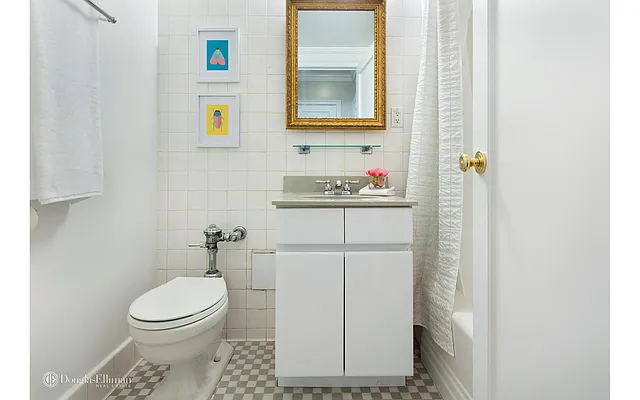 Sold by Douglas Elliman | media 15