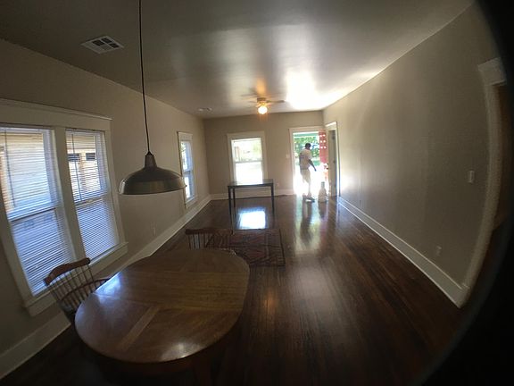 4th image of 108 N Yorktown Ave