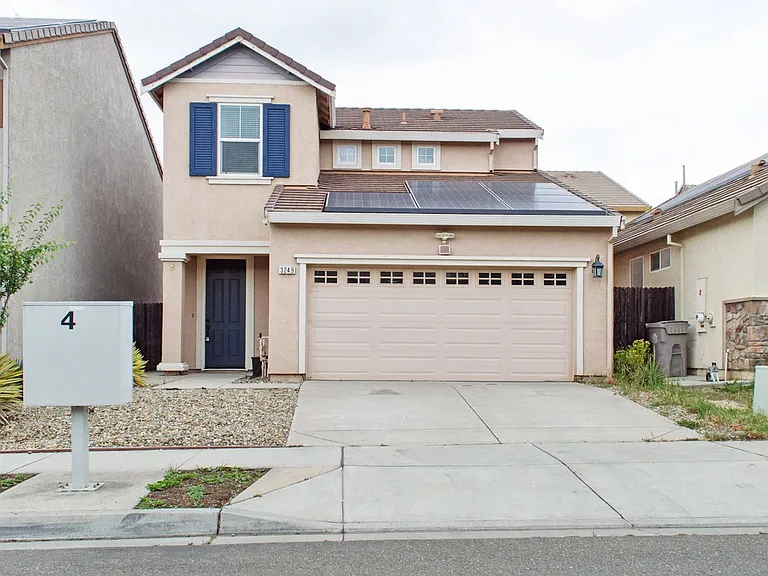 3249 Torrance Ave — Photo 2