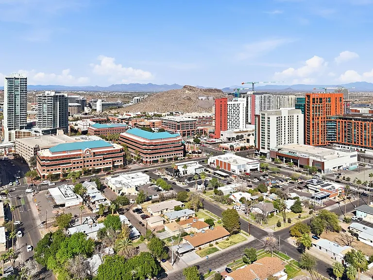 Elevate Your Urban Experience! Move in before the end of the month and get 10 weeks FREE Rent! — Photo 70